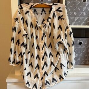 Elie Tahari Cream and Black Patterned Button Down Shirt